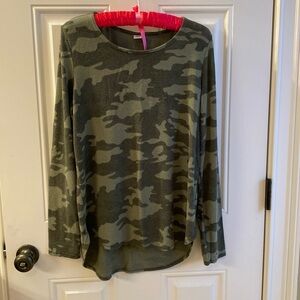 Old Navy camouflage pull over shirt
